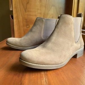 NEW Lucky Brand Noahh Chelsea Ankle Boot 8